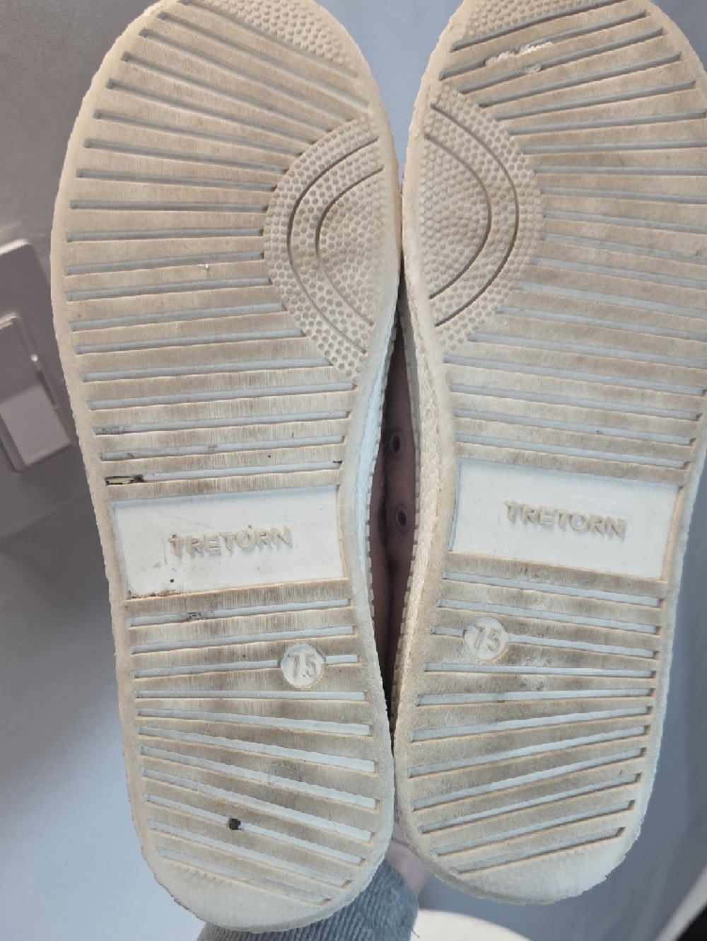 Tretorn Pastel Pink Low-Top Sneakers Size 7.5 - Picture 6 of 7